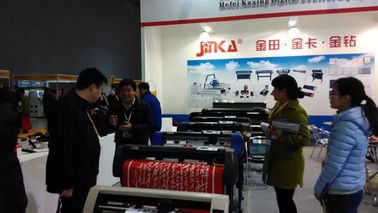 China Commercial Vinyl Cutting Machine , 1200mm Vinyl Plotter Cutter supplier
