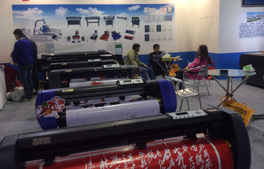 China 1.2M Colored Printer Plotter Vinyl Cutter Machine With Contour Cutting supplier